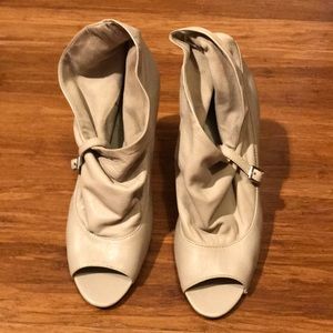 Nine West • leather slouchy peep toes • 8M